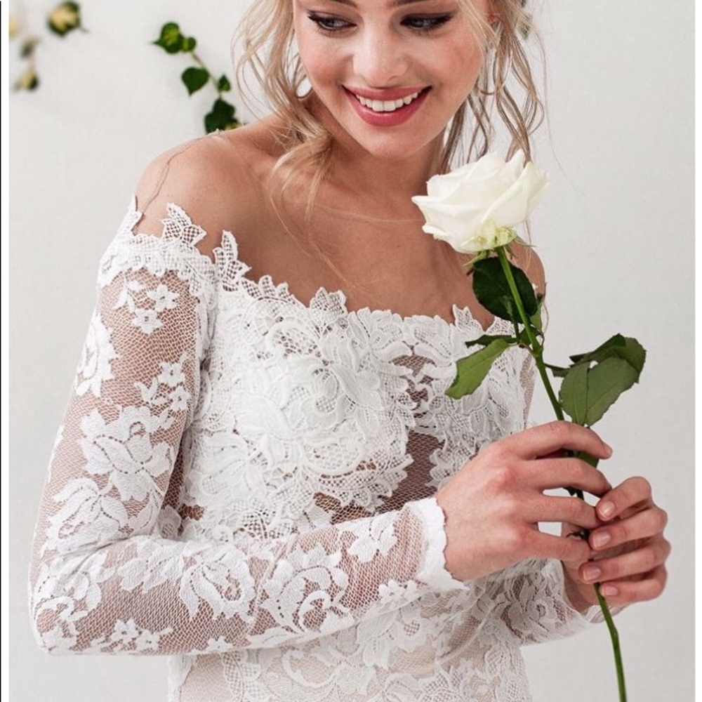 New Olvis Lace wedding dress. Unaltered, unworn! - Picture 7 of 8